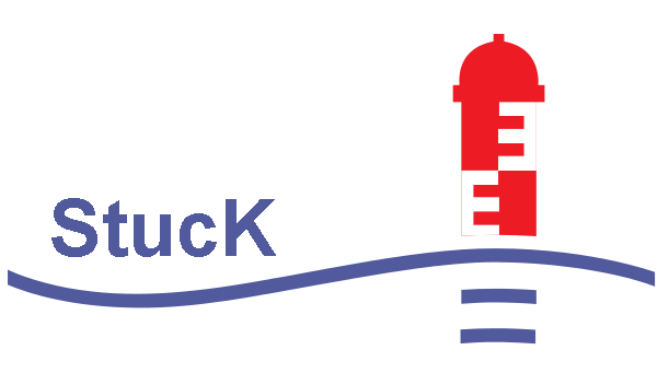 Logo des Forschungsprojektes StucK. Gezeigt ist eine rote Pegellatte und eine geschwungene blaue Linie mit dem Schriftzug StucK.
